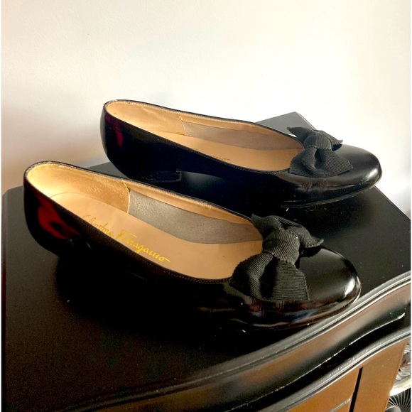 Authentic Salvatore Ferragamo patent leather heels - Picture 1 of 8